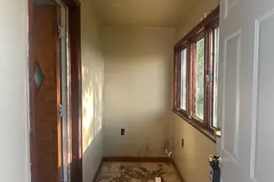 617 Gestner Rd, Benton Harbor, MI 49022 - Photo 7