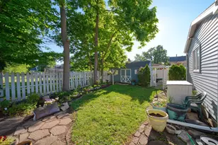 205 W Shawnee St, Tecumseh, MI 49286 - Photo 37