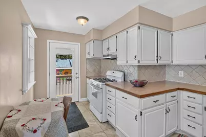 325 W South Street, Hastings, MI 49058 - Photo 7