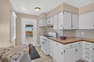 325 W South St, Hastings, MI 49058 - Photo 7