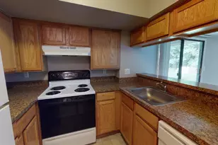 275 Briarcrest Dr, Ann Arbor, MI 48104 - Photo 3
