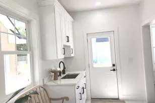 592 Kuehnle Ave, Ann Arbor, MI 48103 - Photo 11