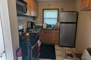 646 S Francis Ave, Lansing, MI 48912 - Photo 3