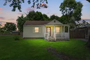 313 Elizabeth St, Buchanan, MI 49107 - Photo 1