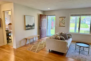 945 Pembroke St SE, Grand Rapids, MI 49508 - Photo 5