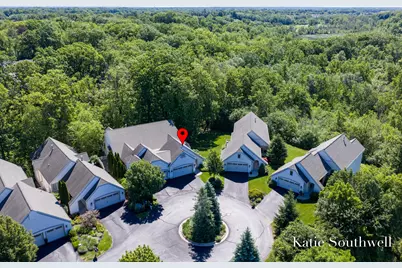 588 Enclave Court SE #20, Grand Rapids, MI 49546 - Photo 3