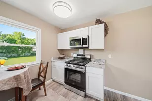 615 Rock St, Jackson, MI 49202 - Photo 11