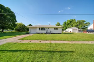 615 Rock St, Jackson, MI 49202 - Photo 3