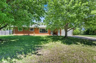 1767 N Cambridge Pl, Saint Joseph, MI 49085 - Photo 1