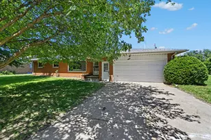 1767 N Cambridge Pl, Saint Joseph, MI 49085 - Photo 3