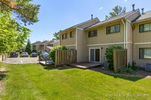 2670 Ridgecroft Dr SE, Grand Rapids, MI 49546 - Photo 25