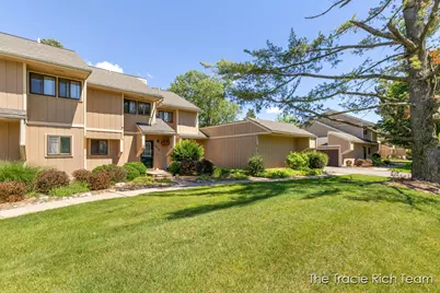 2670 Ridgecroft Drive SE, Grand Rapids, MI 49546 - Photo 3