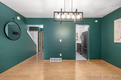 2670 Ridgecroft Drive SE, Grand Rapids, MI 49546 - Photo 7
