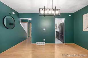 2670 Ridgecroft Dr SE, Grand Rapids, MI 49546 - Photo 7