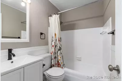 2670 Ridgecroft Drive SE, Grand Rapids, MI 49546 - Photo 19
