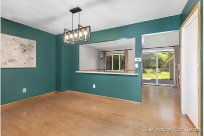 2670 Ridgecroft Drive SE, Grand Rapids, MI 49546 - Photo 5
