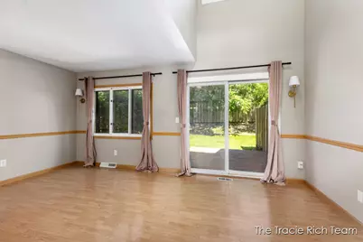 2670 Ridgecroft Drive SE, Grand Rapids, MI 49546 - Photo 13