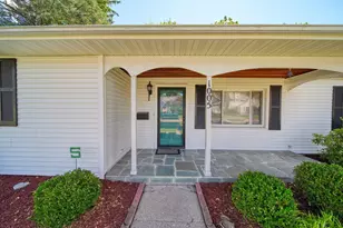 1005 S Grinnell St, Jackson, MI 49203 - Photo 3