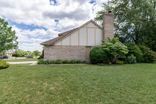 37155 Muirfield Dr, Livonia, MI 48152 - Photo 49