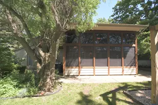803 N Kalamazoo St, Paw Paw, MI 49079 - Photo 11