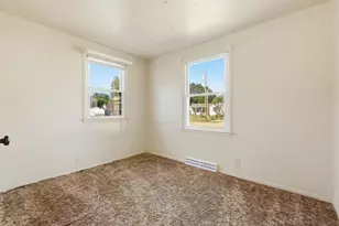 343 Brandywyne Dr NW, Comstock Park, MI 49321 - Photo 9