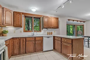 421 Sorrento Dr SE, Byron Center, MI 49315 - Photo 9