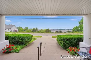 1249 Lakeshore Dr, Muskegon, MI 49441 - Photo 9