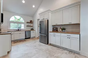 373 E D Ave, Kalamazoo, MI 49009 - Photo 13