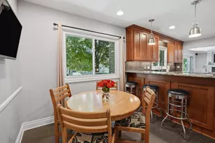 1810 Hickory Bark Ln, Bloomfield Hills, MI 48304 - Photo 13