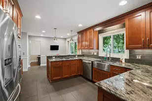 1810 Hickory Bark Ln, Bloomfield Hills, MI 48304 - Photo 17