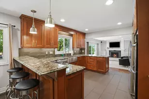 1810 Hickory Bark Ln, Bloomfield Hills, MI 48304 - Photo 15