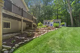 208 Chicago Ave, Holland, MI 49424 - Photo 43
