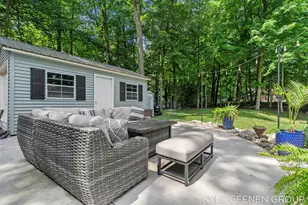 208 Chicago Ave, Holland, MI 49424 - Photo 45