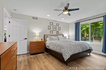 208 Chicago Avenue, Holland, MI 49424 - Photo 23
