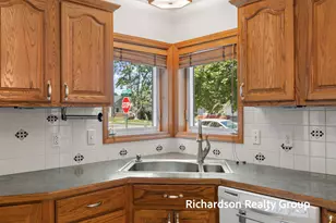 1702 Waverly Ave, Grand Haven, MI 49417 - Photo 11