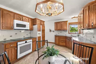 1702 Waverly Ave, Grand Haven, MI 49417 - Photo 9