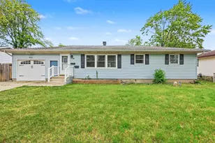916 Sherwood Rd, Muskegon, MI 49441 - Photo 1