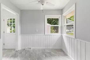619 Fall St, Spring Lake, MI 49456 - Photo 9