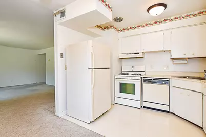 714 Garland Circle #E, Kalamazoo, MI 49008 - Photo 7