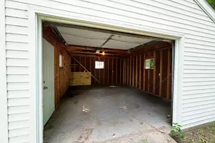 111 Prospect St, Plainwell, MI 49080 - Photo 19
