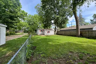 111 Prospect St, Plainwell, MI 49080 - Photo 15