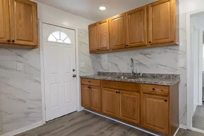 25627 Penn Street, Dearborn Heights, MI 48125 - Photo 5