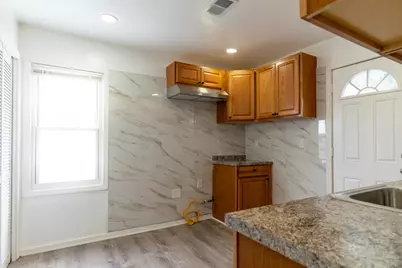 25627 Penn Street, Dearborn Heights, MI 48125 - Photo 3