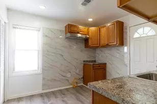 25627 Penn St, Dearborn Heights, MI 48125 - Photo 3