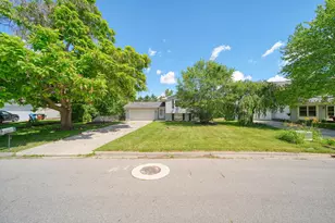 405 Marion Ct, Clayton, MI 49236 - Photo 3
