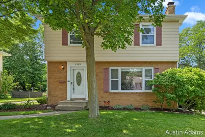 1925 Emerald Avenue NE, Grand Rapids, MI 49505 - Photo 1