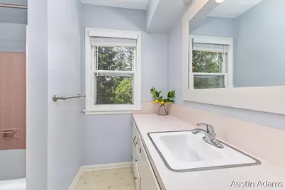 1925 Emerald Avenue NE, Grand Rapids, MI 49505 - Photo 19