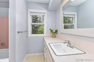 1925 Emerald Ave NE, Grand Rapids, MI 49505 - Photo 19