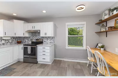 1925 Emerald Avenue NE, Grand Rapids, MI 49505 - Photo 11