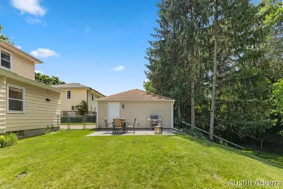 1925 Emerald Avenue NE, Grand Rapids, MI 49505 - Photo 27